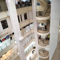 Lucky Plaza (D9), Retail #553730161